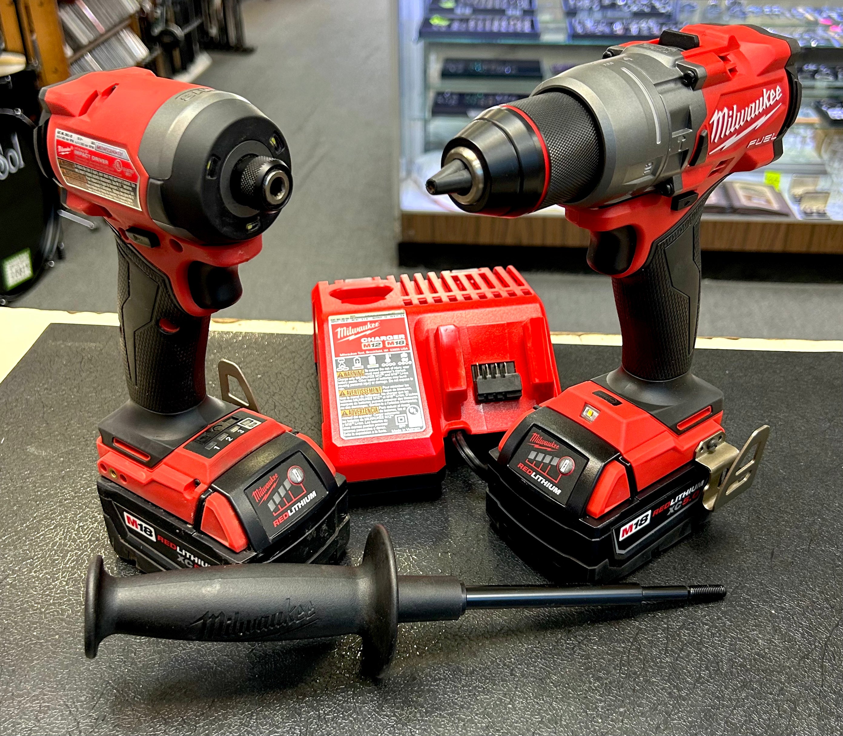 MILWAUKEE M18 FUEL Hammer Drill & Impact Driver Combo Kit