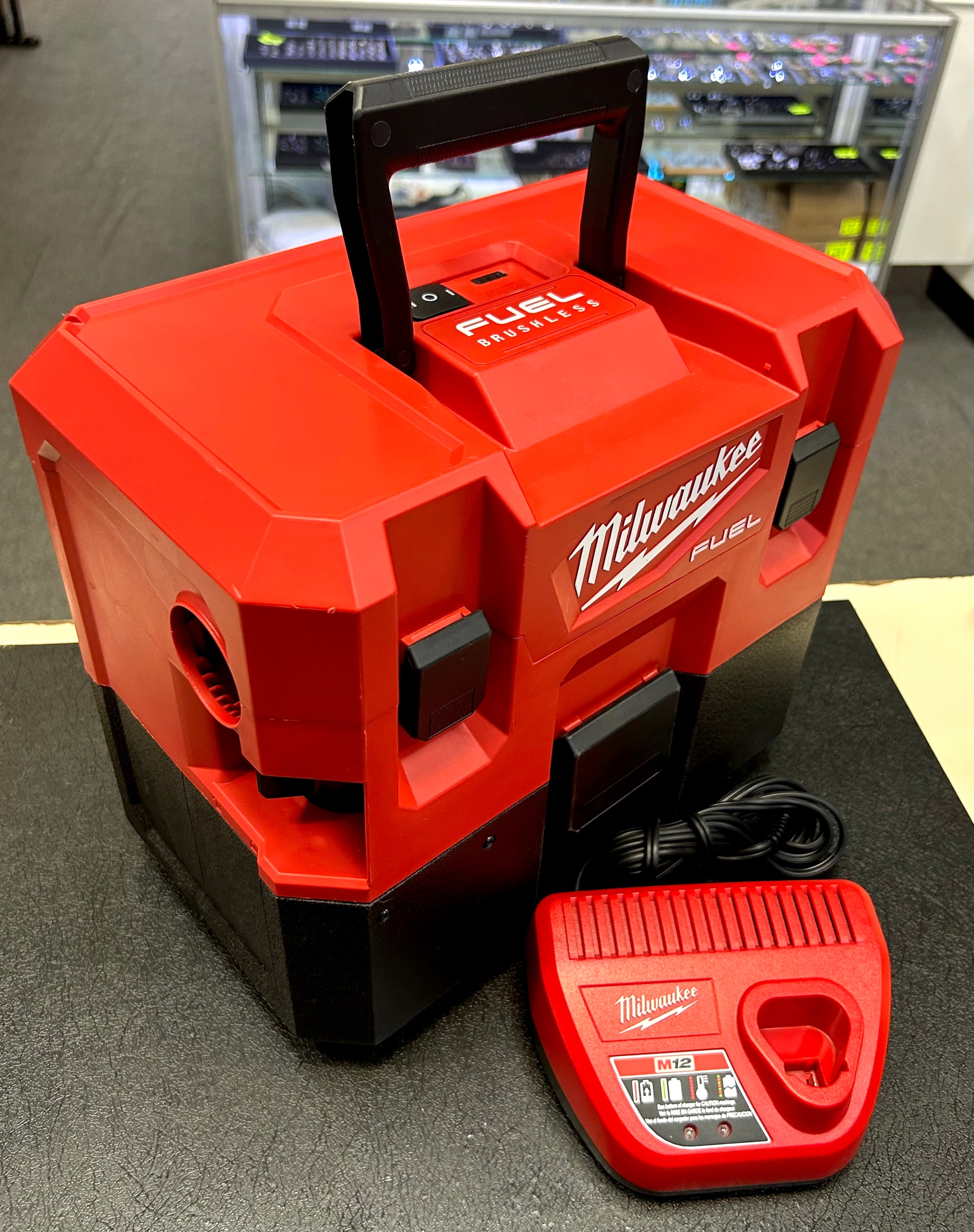 Milwaukee M12 FUEL 1.6 Gallon Wet/Dry Vacuum w/ Battery, Charger & Attachments