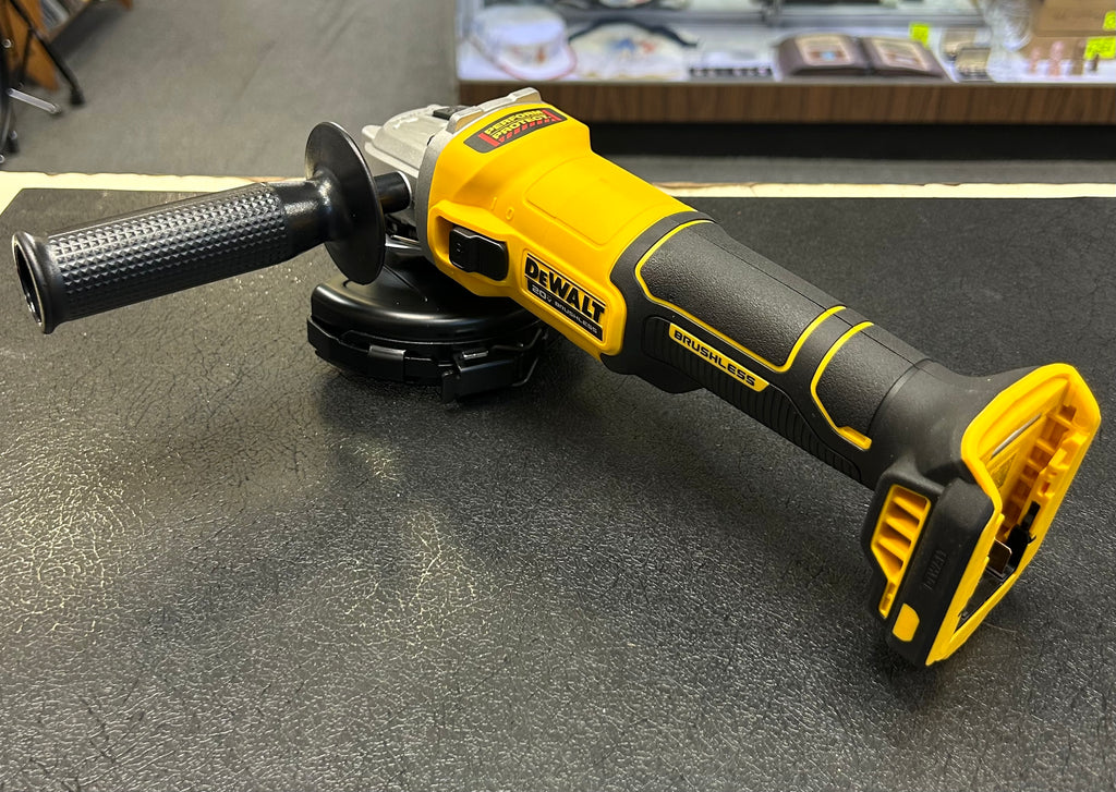 NEW DEWALT 20V MAX XR Brushless 4.5" Cordless Angle Grinder – Tool Only