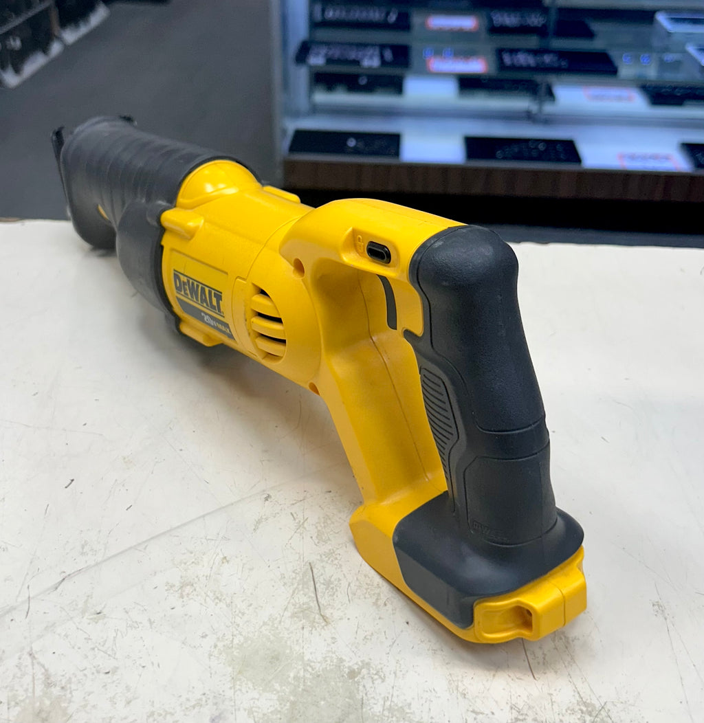 Dewalt 20V MAX Cordless Variable Speed Reciprocating Saw – Tool Only