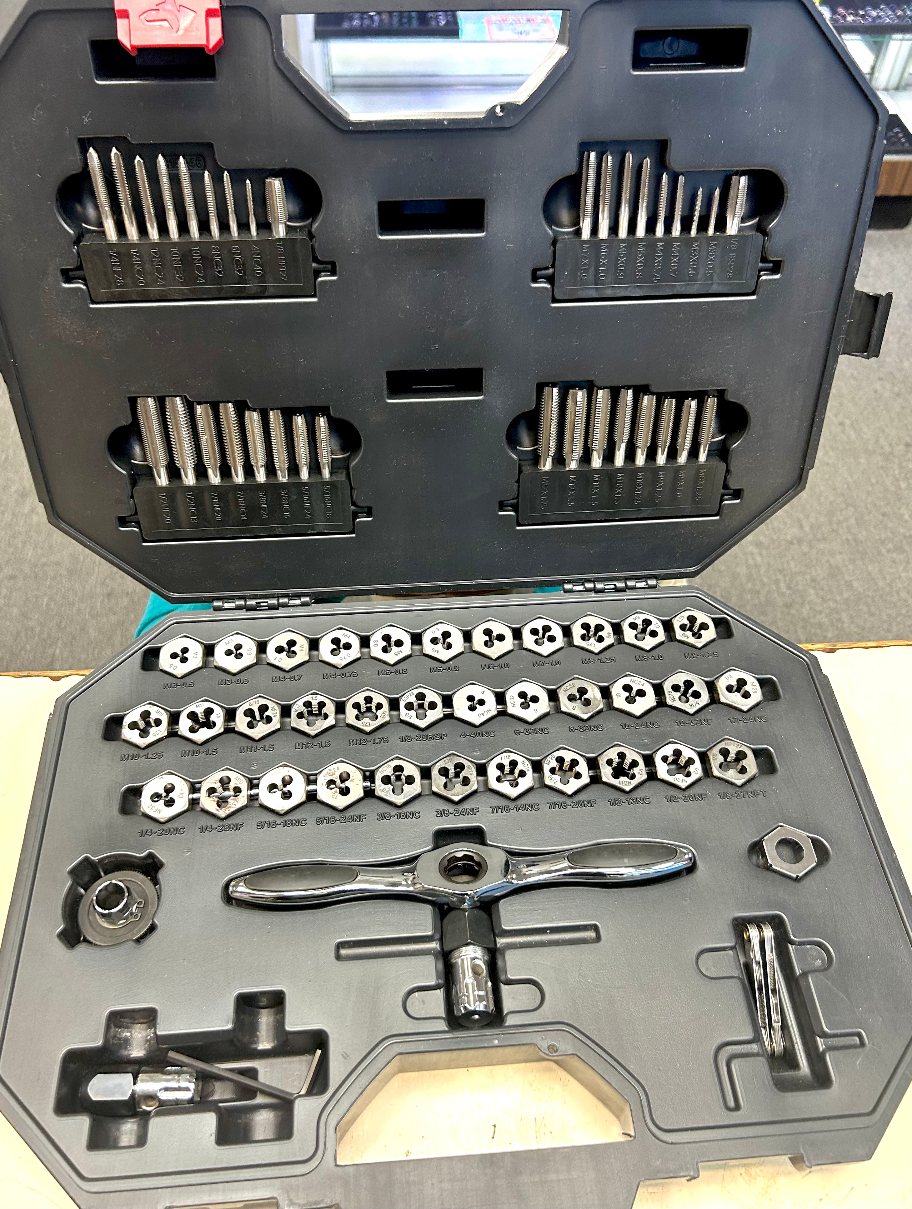 Husky 77-Piece Ratcheting Tap & Die Set SAE Metric Thread Repair Tool Kit