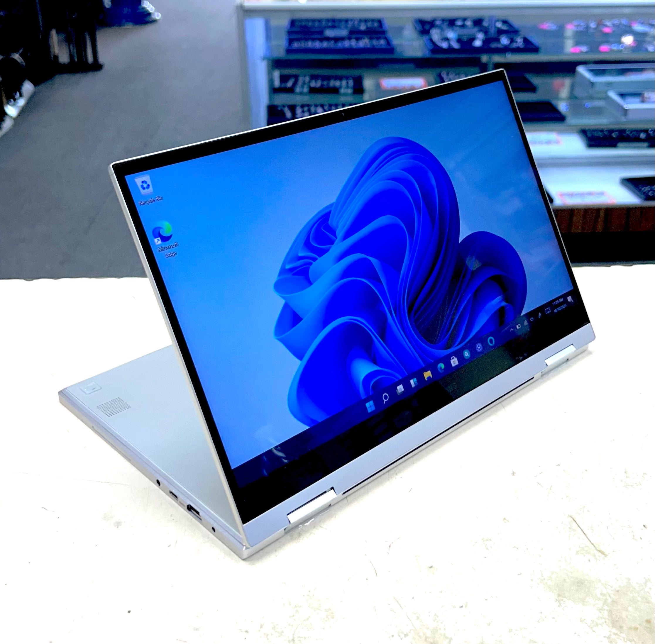 Samsung Galaxy Book Flex2 13.3” QLED Touchscreen Laptop 256GB SSD Royal Silver