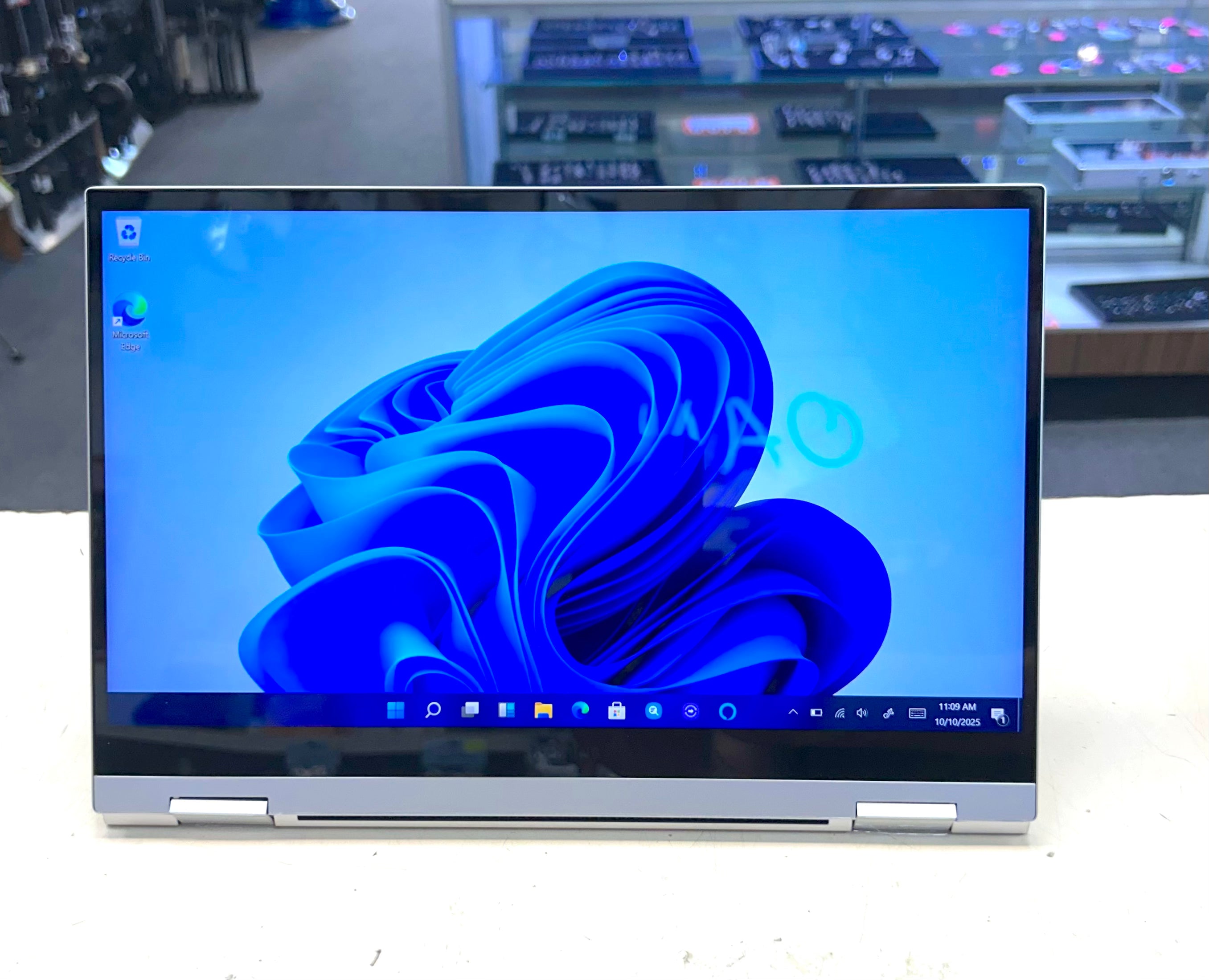 Samsung Galaxy Book Flex2 13.3” QLED Touchscreen Laptop 256GB SSD Royal Silver