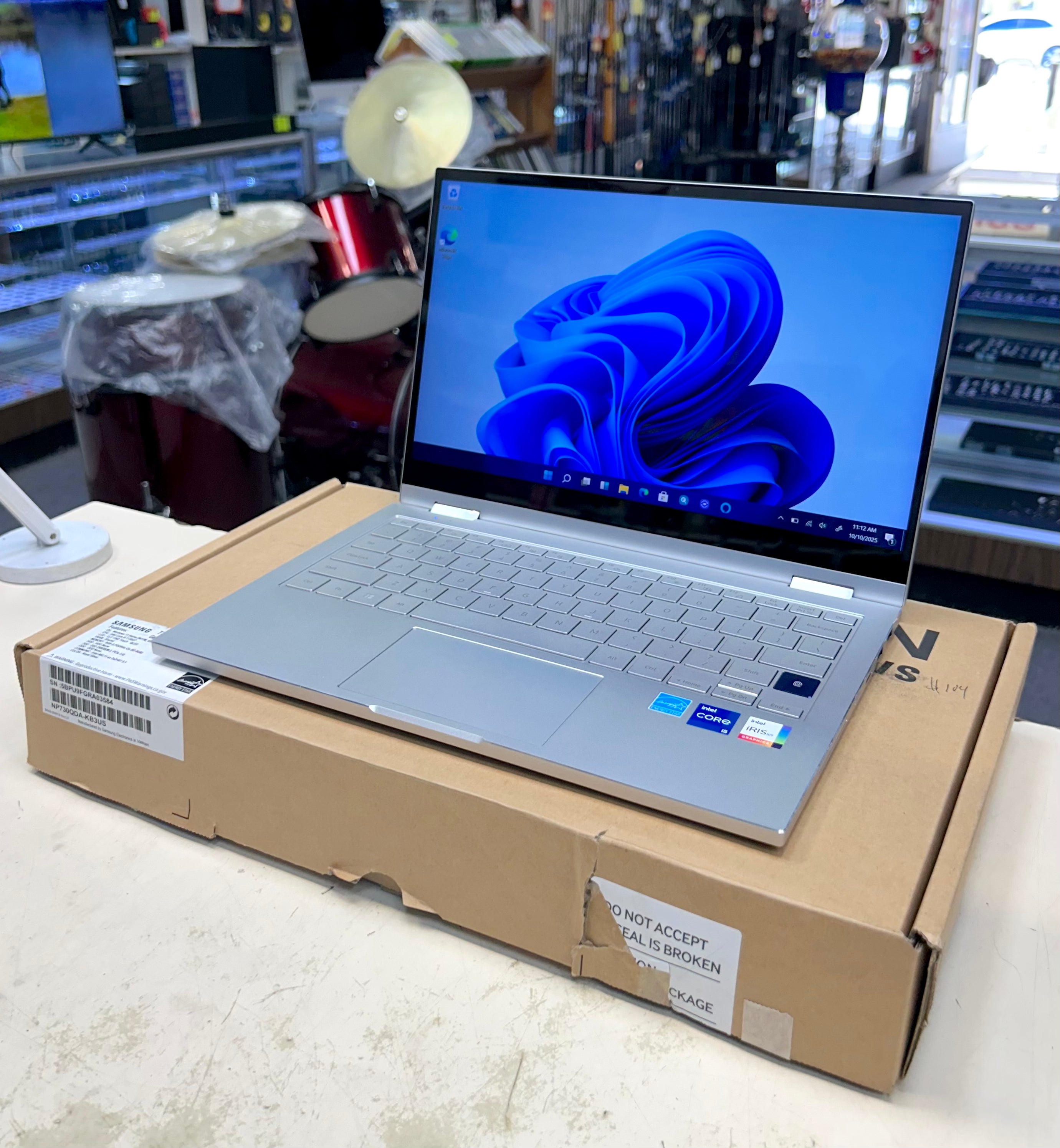 Samsung Galaxy Book Flex2 13.3” QLED Touchscreen Laptop 256GB SSD Royal Silver