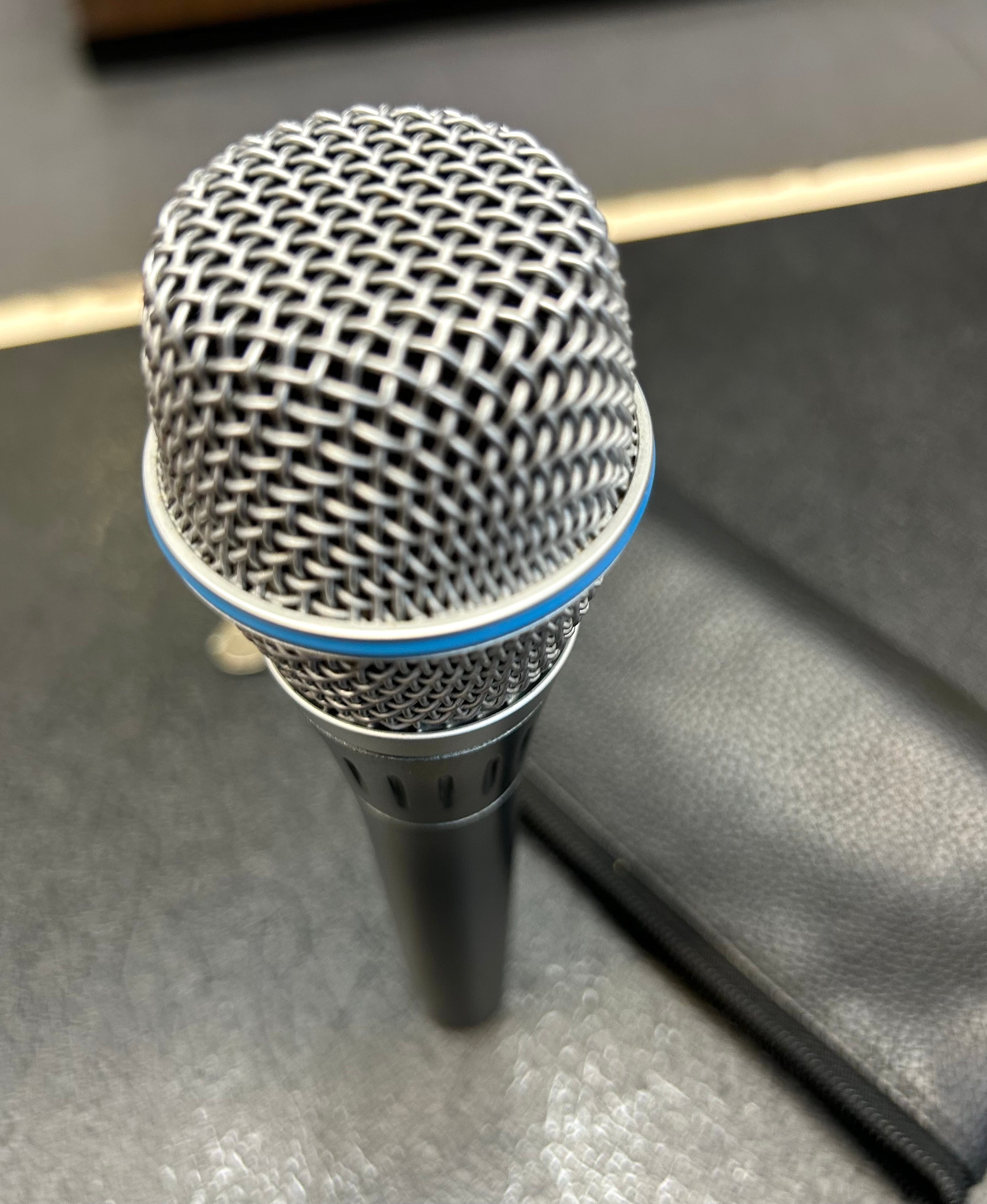 Shure Beta 87A Supercardioid Condenser Vocal Microphone w/ Carry Pouch