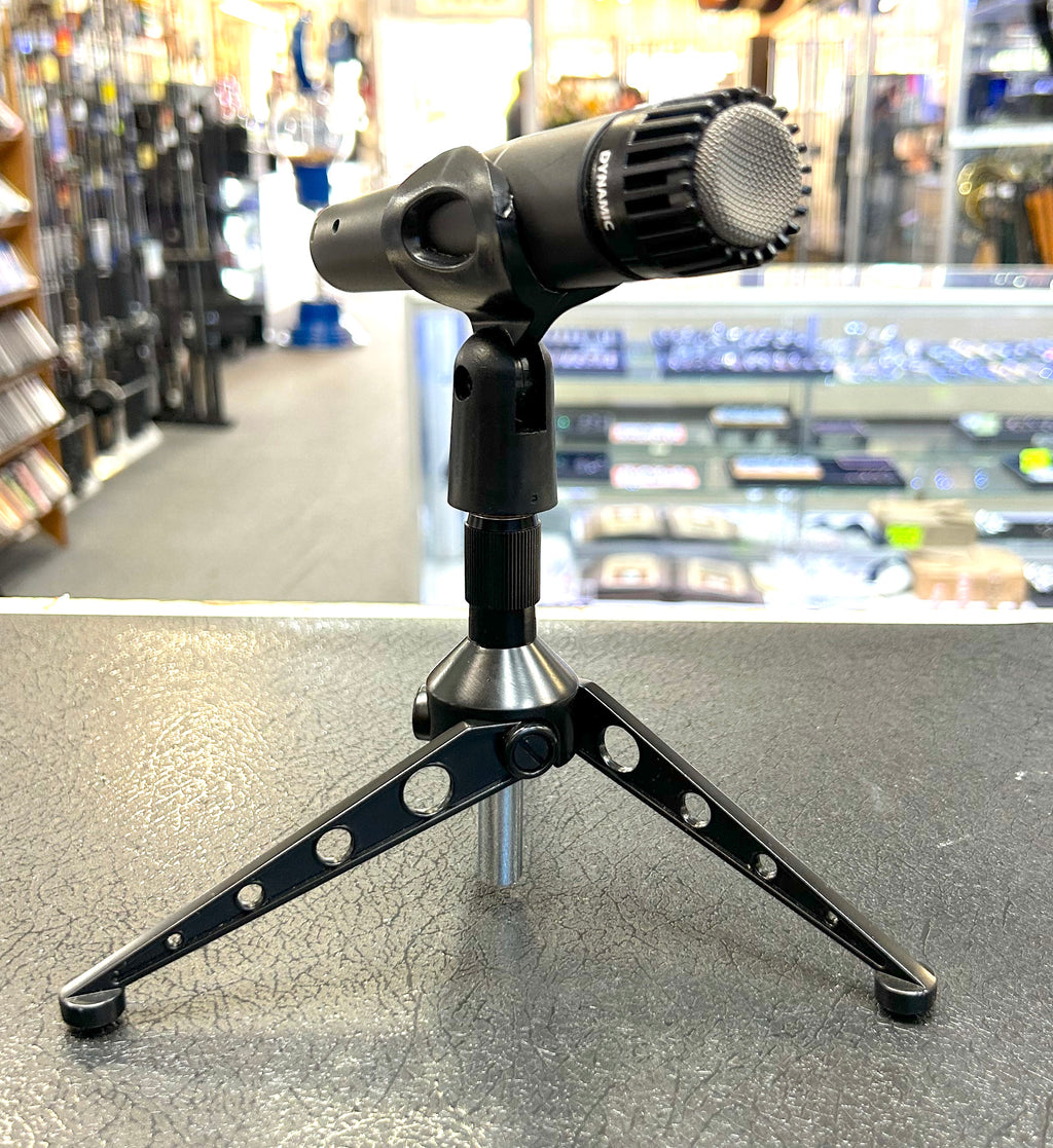 Shure SM57 Dynamic Instrument Microphone w/ Stand Clip, Tripod Desk Stand