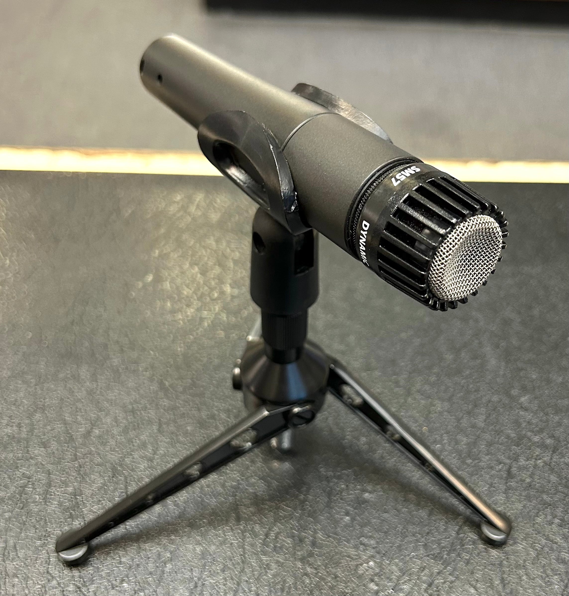 Shure SM57 Dynamic Instrument Microphone w/ Stand Clip, Tripod Desk Stand