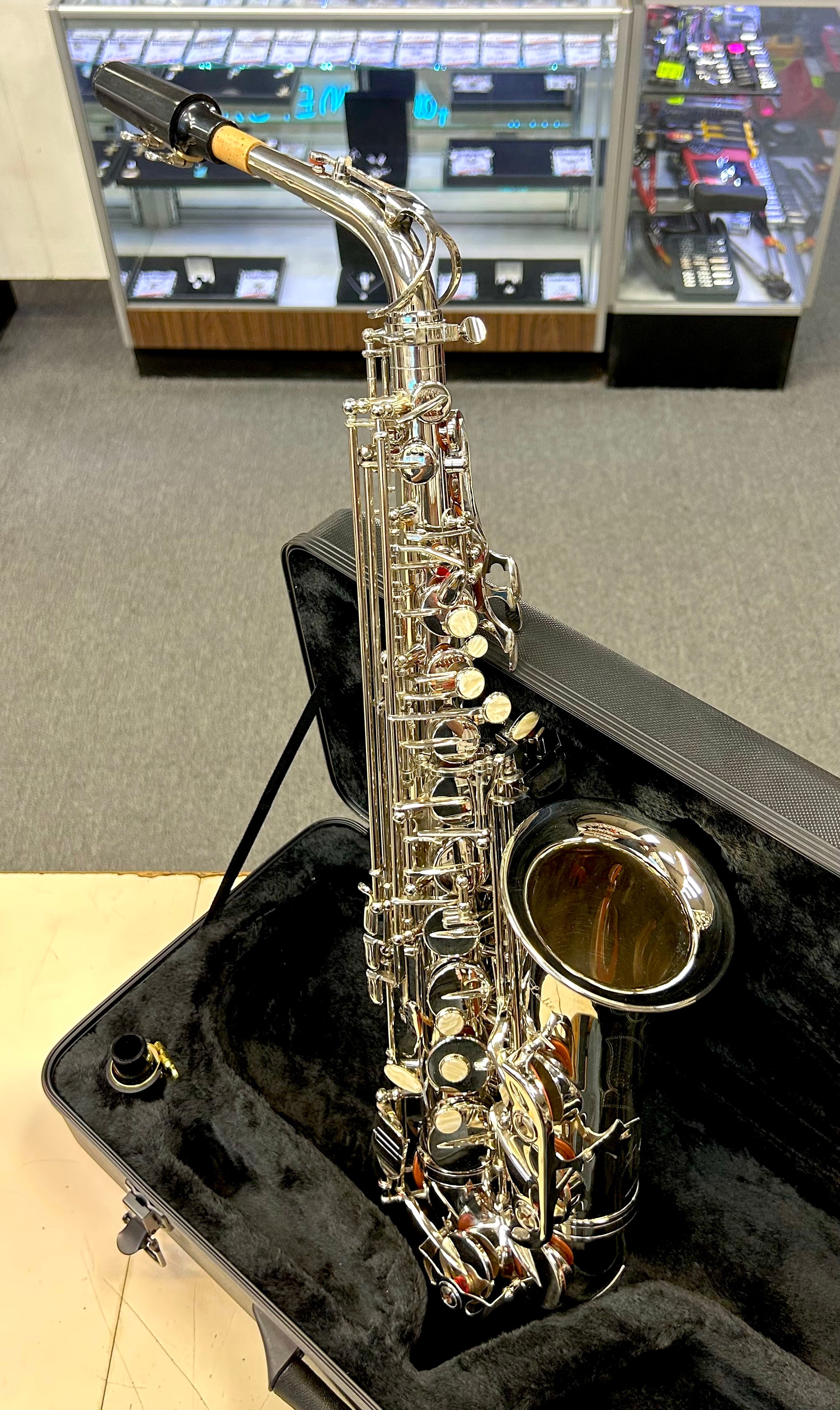 Nickel Alto Saxophone – New w/ Case | Nickel (Silver Metallic) Finish