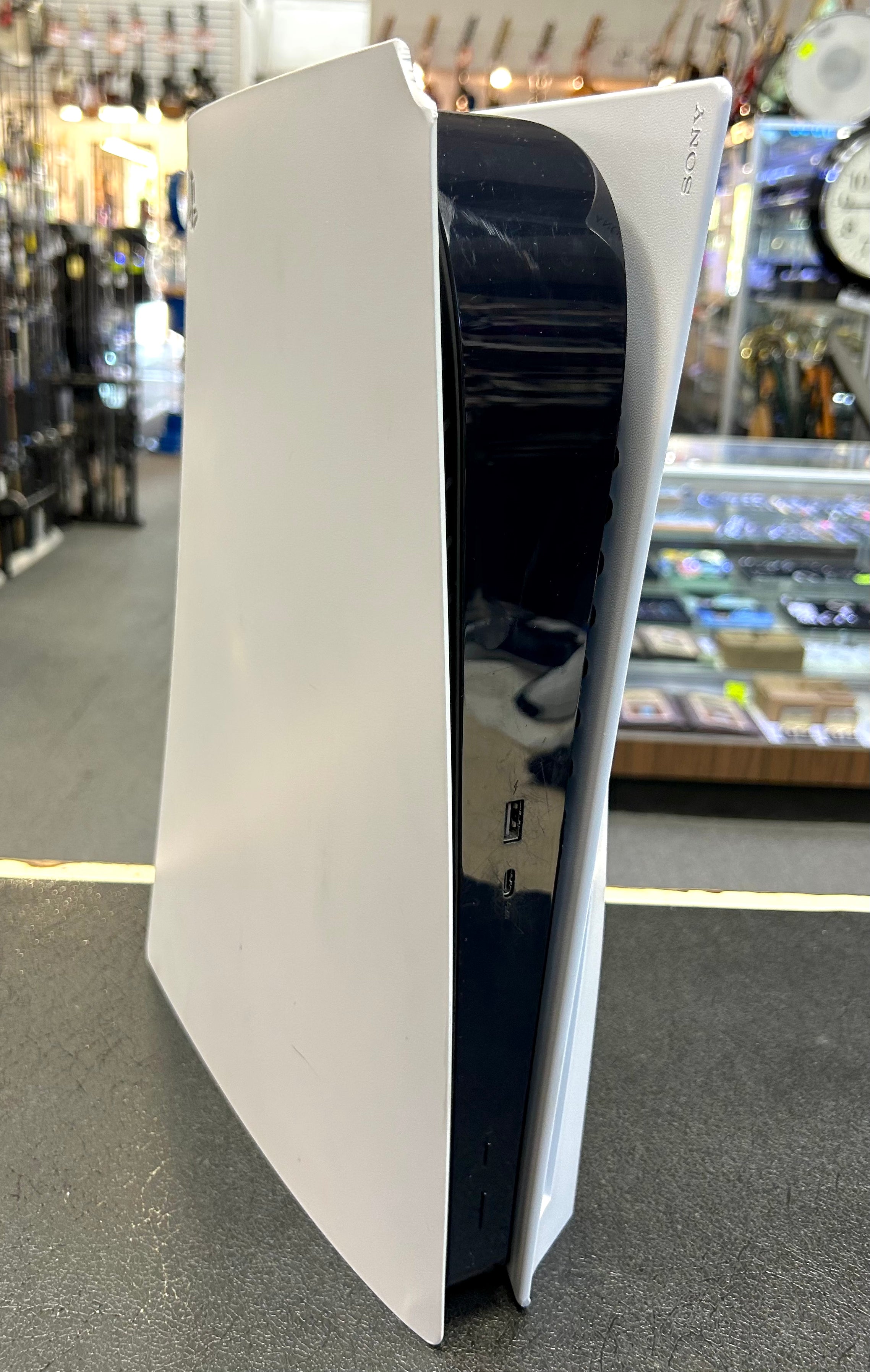 Sony PlayStation 5 PS5 Console Disc Edition 825 GB – w / Two Controllers