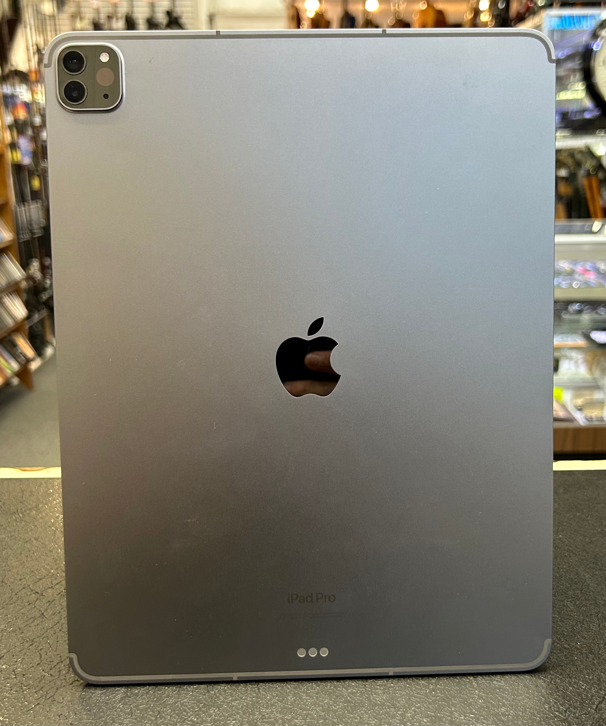 Apple iPad Pro 12.9" 6th Gen M2 256GB Wi-Fi + Cellular Unlocked Space Gray