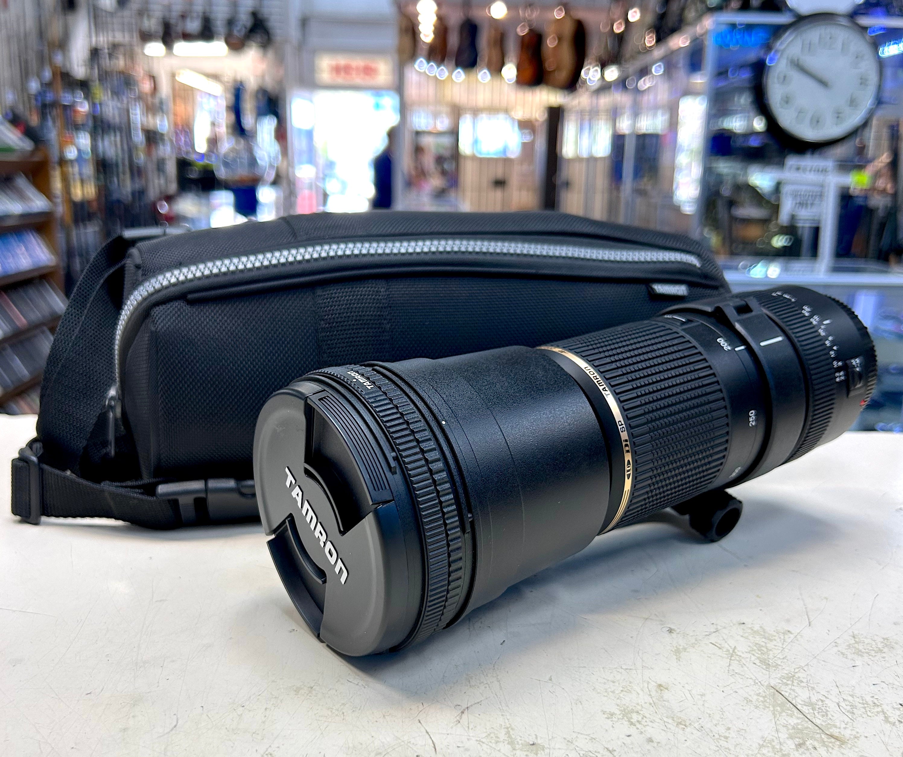 Tamron SP AF 200-500mm f/5-6.3 Di LD IF Telephoto Zoom Lens w/ Tripod Collar & Case
