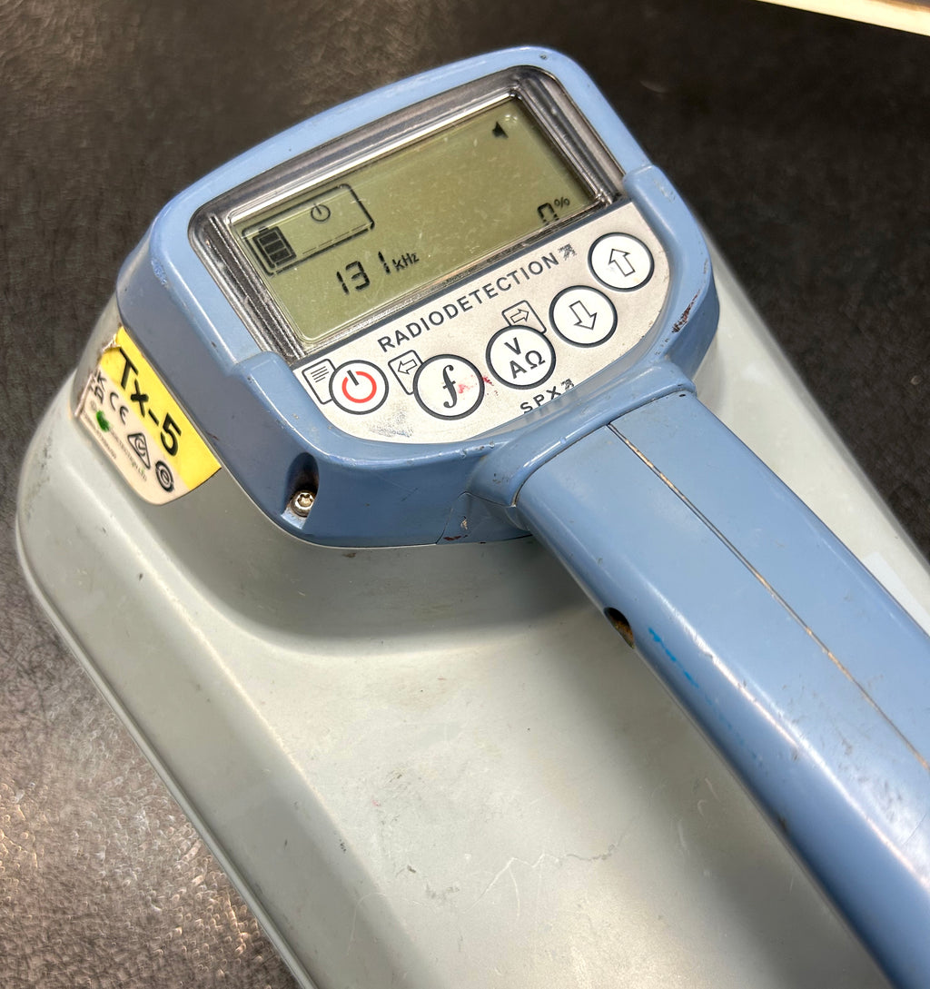 Radiodetection TX-5 Signal Transmitter Locator w/ Clamp & Leads Cable Fault Pipe Utility Locator