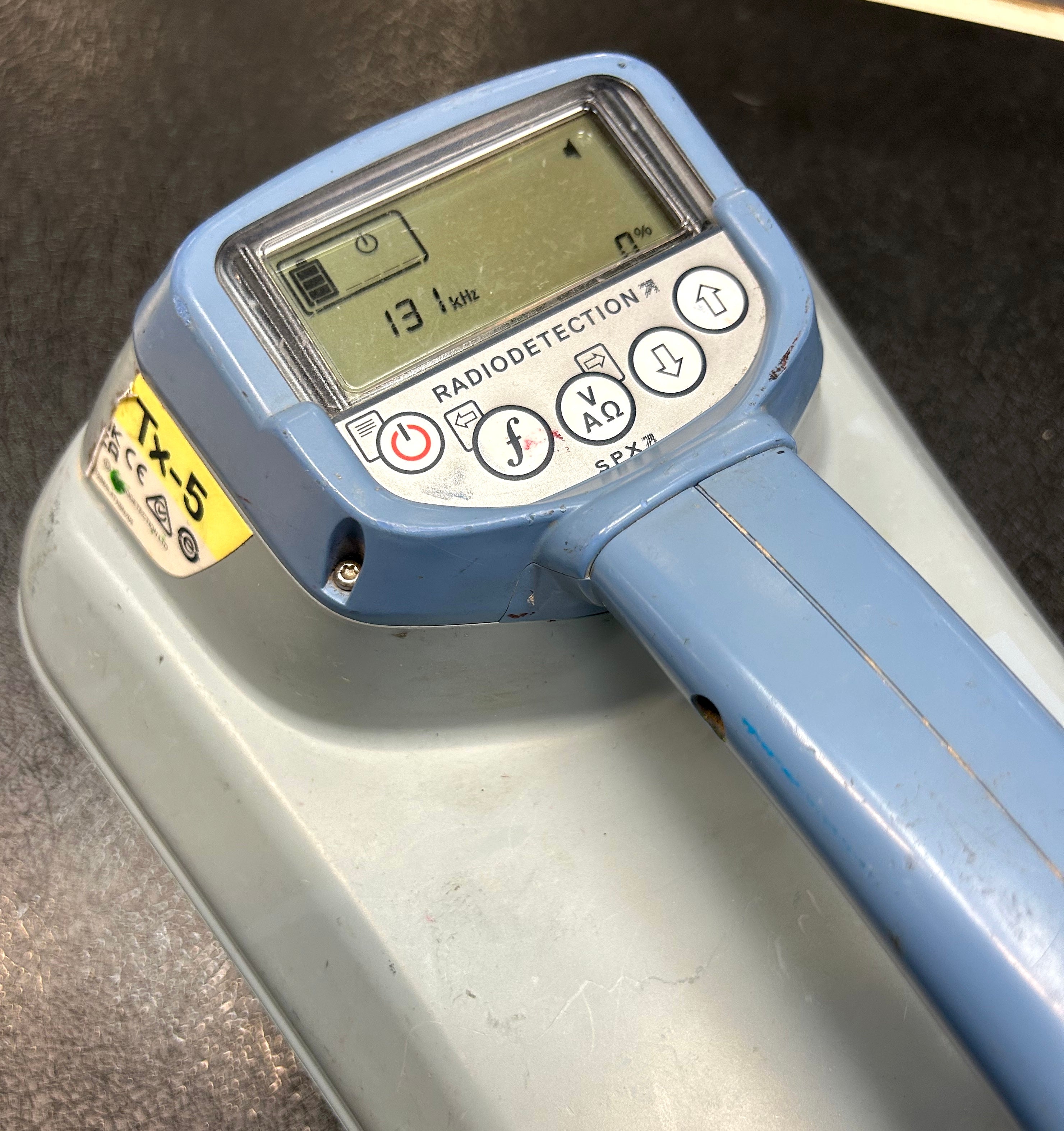 Radiodetection TX-5 Signal Transmitter Locator w/ Clamp & Leads Cable Fault Pipe Utility Locator