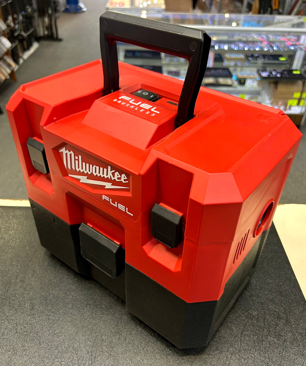 Milwaukee M12 FUEL 1.6 Gallon Wet/Dry Vacuum w/ Battery, Charger & Attachments