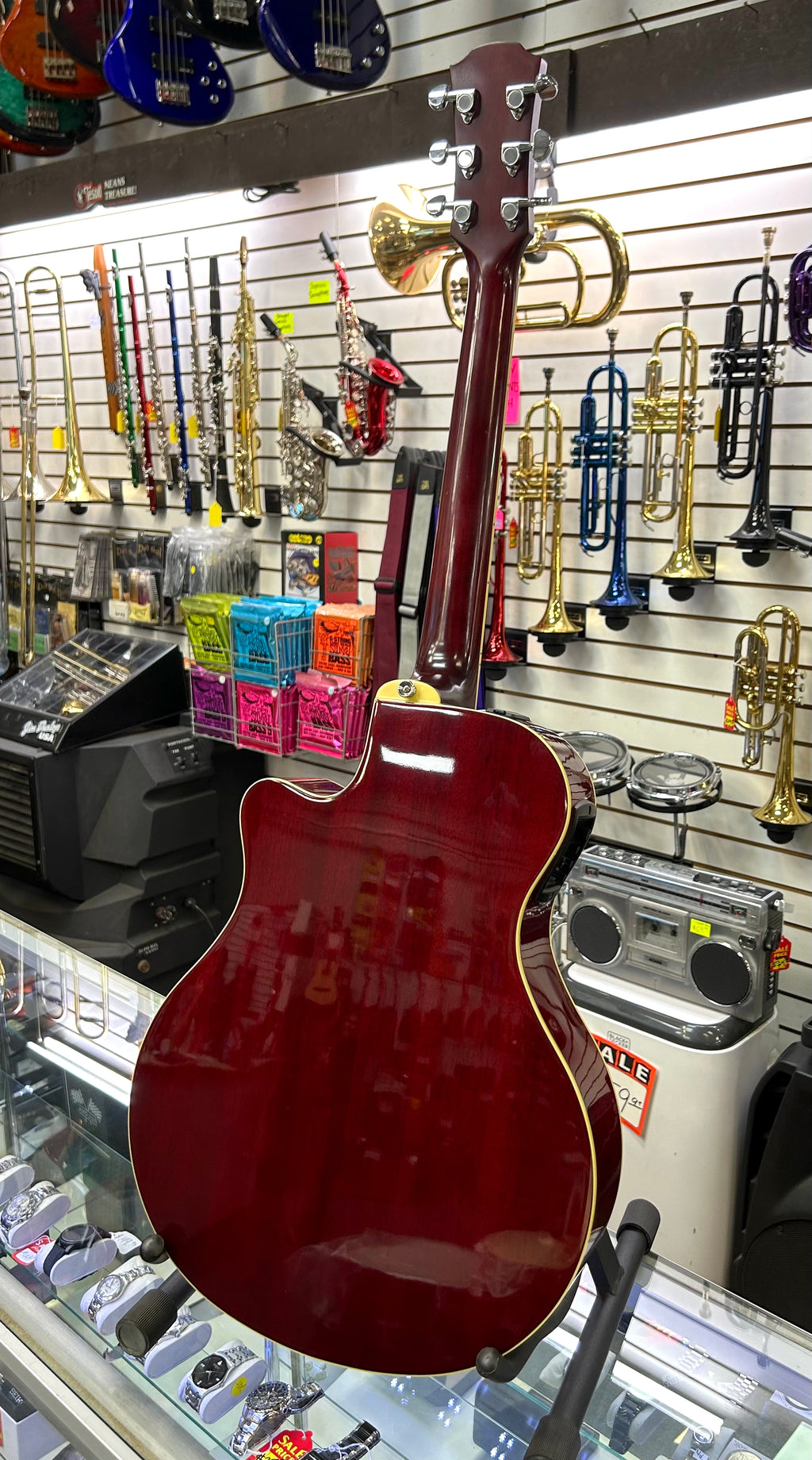 Yamaha APX500III Acoustic Electric Guitar – Thin-Body Cutaway – Red Burst